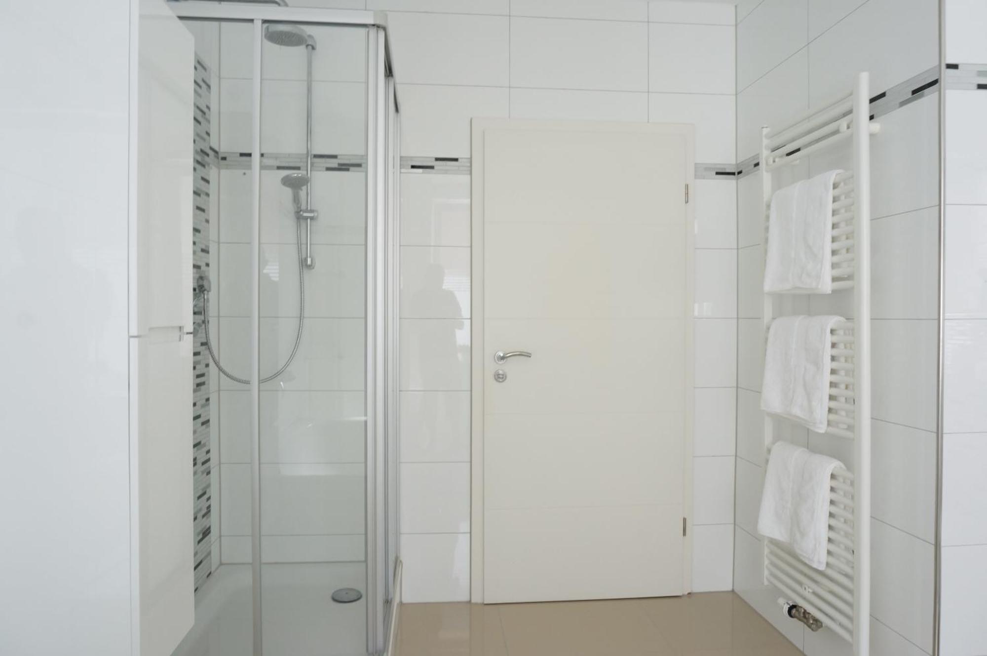 Mein Apartment Flowers Mit Kamin, Bis 10 Personen Frankenthal  Kültér fotó